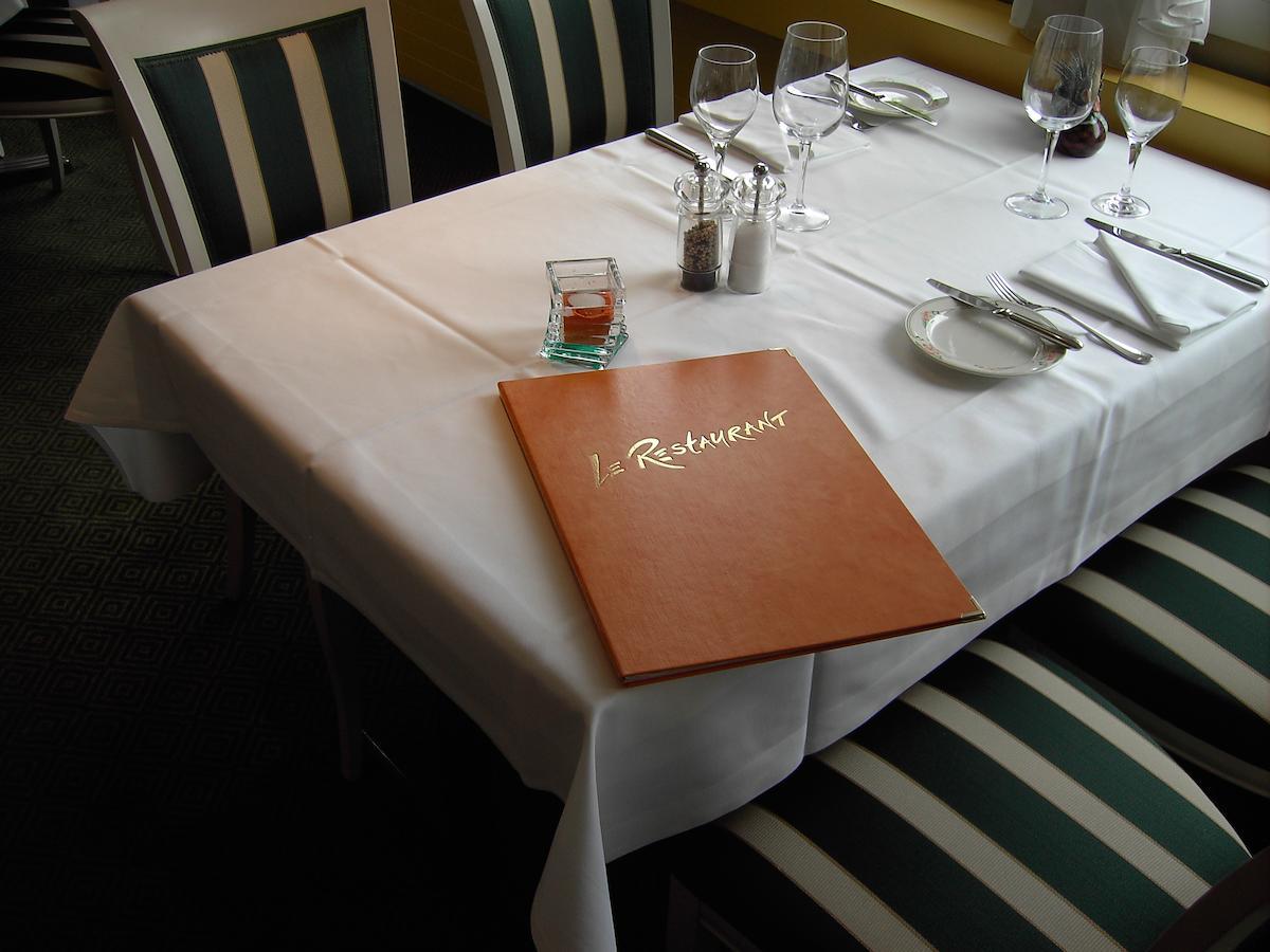 Hotel Restaurant Kloesterli Pieterlen Exterior photo